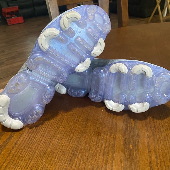 Women’s Nike Air Vapormax 2019 - Picture 4 of 6